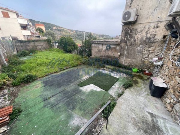 appartamento in vendita a Pompeiana