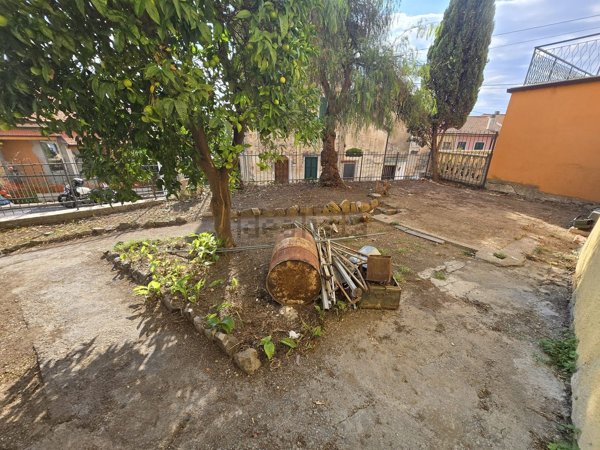 locale di sgombero in vendita a Pompeiana