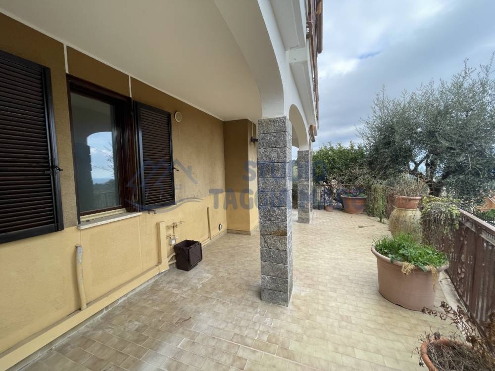 appartamento in vendita a Pompeiana