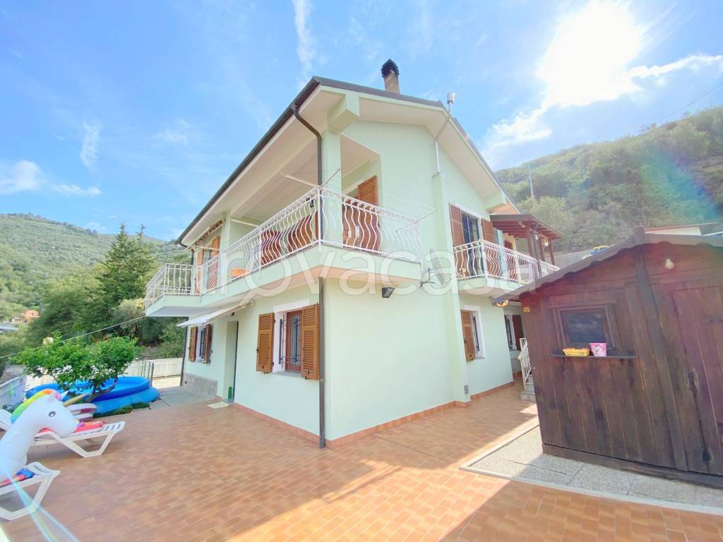 casa indipendente in vendita a Pontedassio