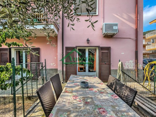 casa indipendente in vendita a Pontedassio