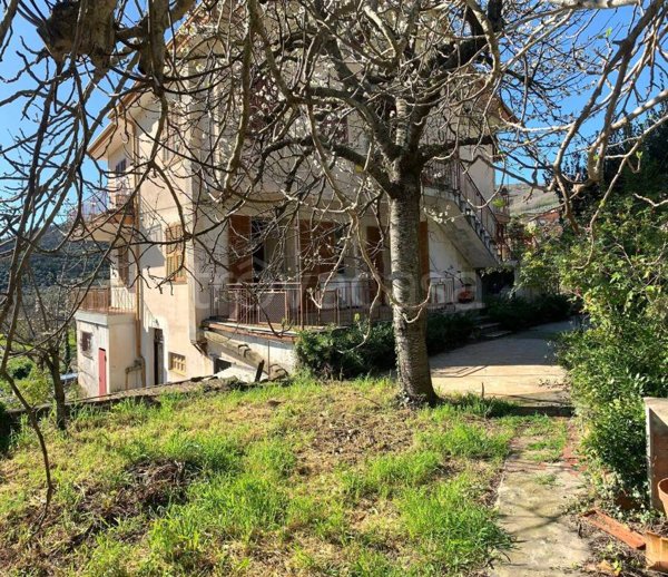 casa indipendente in vendita a Pontedassio