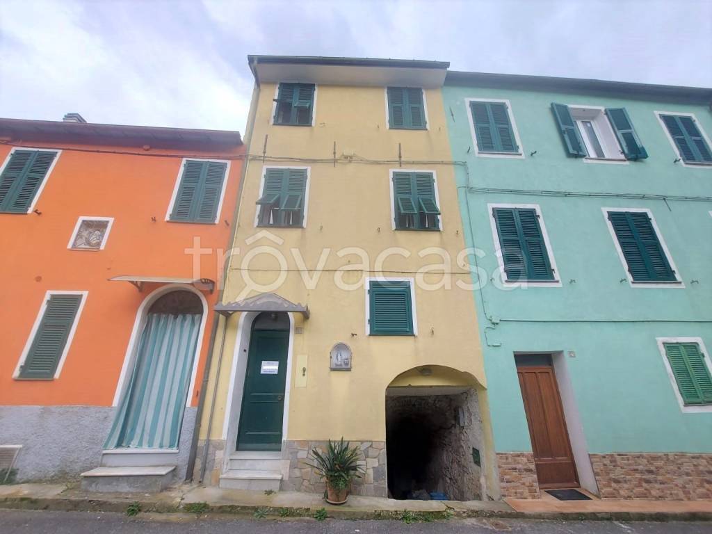 casa indipendente in vendita a Pontedassio