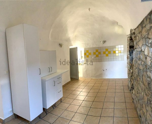 appartamento in vendita a Pontedassio in zona Bestagno