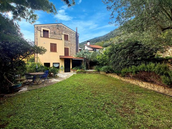 casa indipendente in vendita a Pontedassio in zona Villa Viani