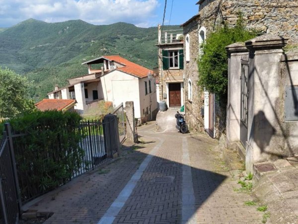 appartamento in vendita a Pontedassio in zona Bestagno