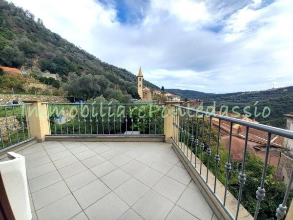 casa indipendente in vendita a Pontedassio