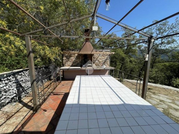 casa indipendente in vendita a Pontedassio