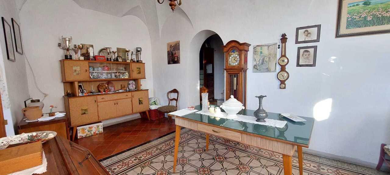 appartamento in vendita a Pontedassio in zona Bestagno