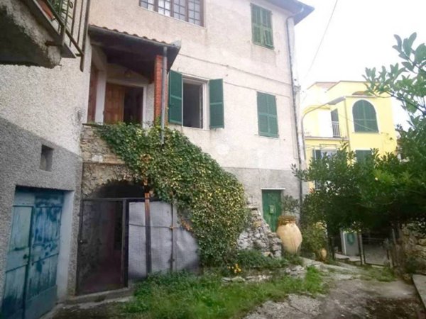 appartamento in vendita a Pontedassio in zona Bestagno