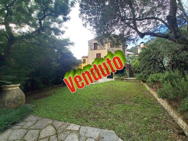 casa indipendente in vendita a Pontedassio
