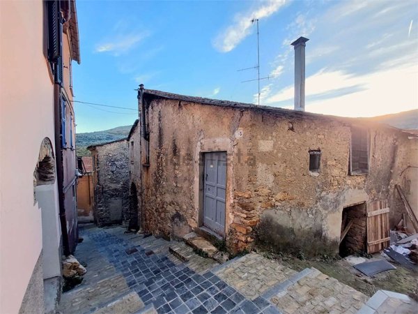 casa indipendente in vendita a Pontedassio