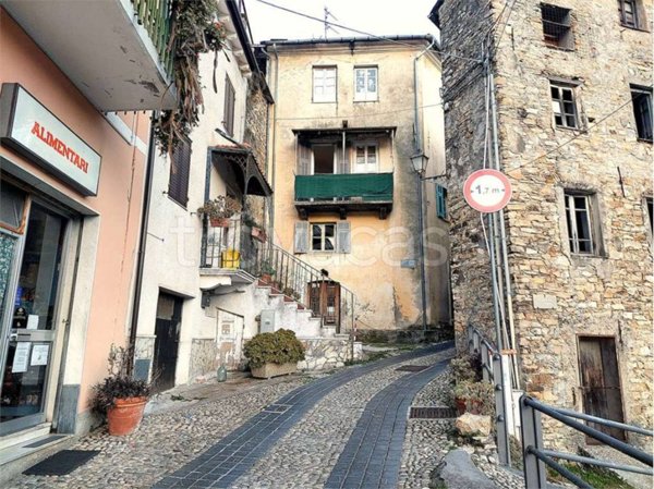 casa indipendente in vendita a Pontedassio