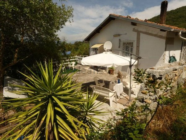 casa indipendente in vendita a Pontedassio