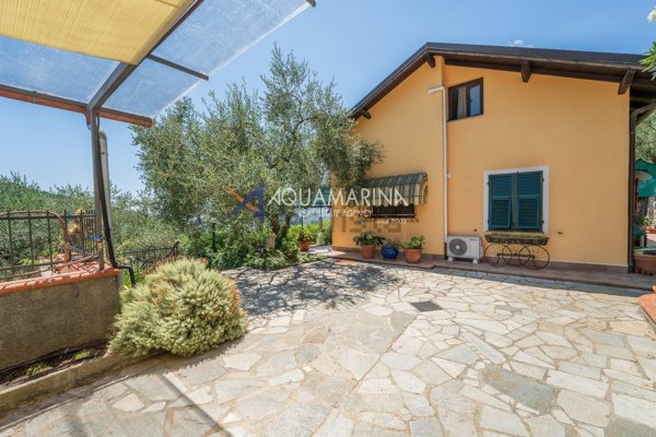 casa indipendente in vendita a Pontedassio