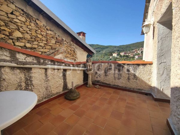 casa indipendente in vendita a Pontedassio