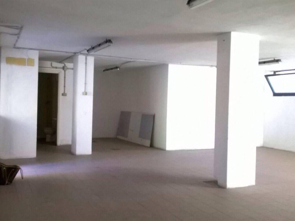 locale commerciale in vendita a Pontedassio