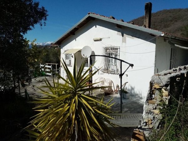 casa indipendente in vendita a Pontedassio