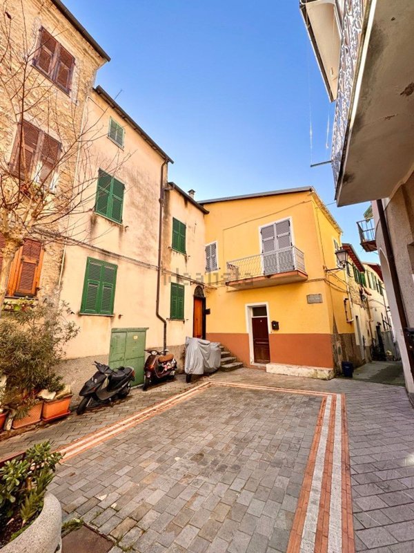 appartamento in vendita a Pontedassio in zona Villa Viani