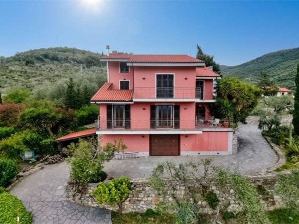 casa indipendente in vendita a Pontedassio in zona Bestagno