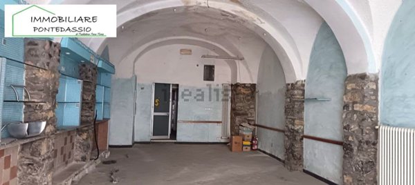 locale commerciale in vendita a Pontedassio