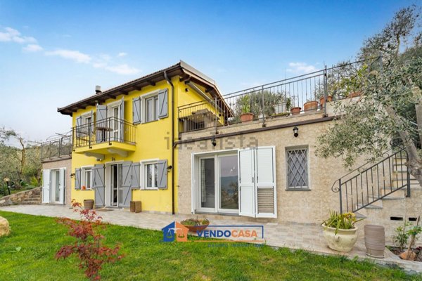casa indipendente in vendita a Pontedassio