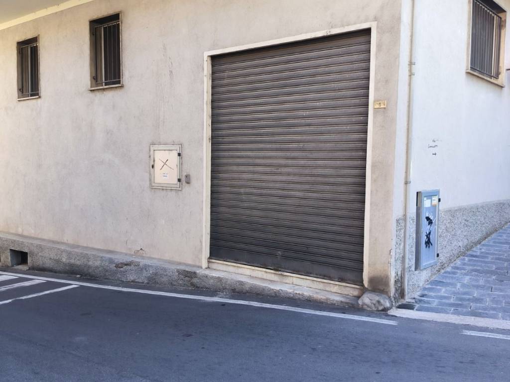 locale commerciale in vendita a Pontedassio