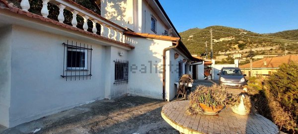 casa indipendente in vendita a Pontedassio in zona Bestagno