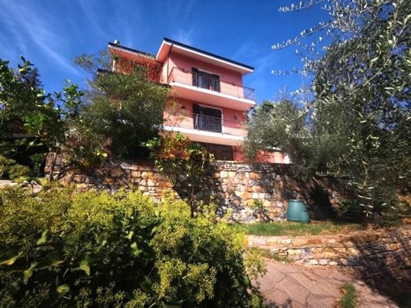 casa indipendente in vendita a Pontedassio in zona Bestagno