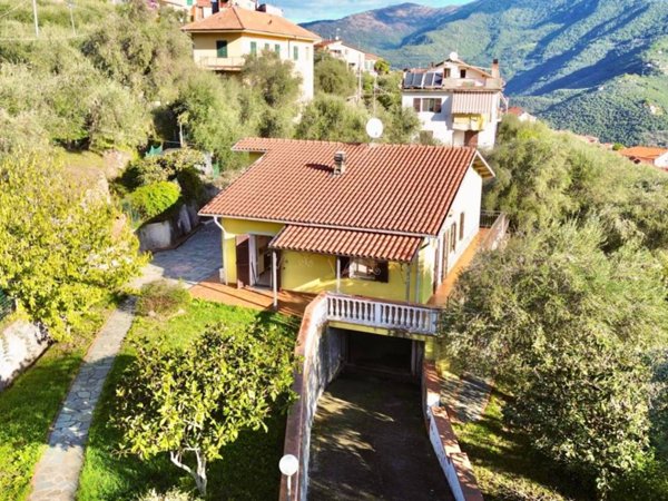 casa indipendente in vendita a Pontedassio in zona Bestagno
