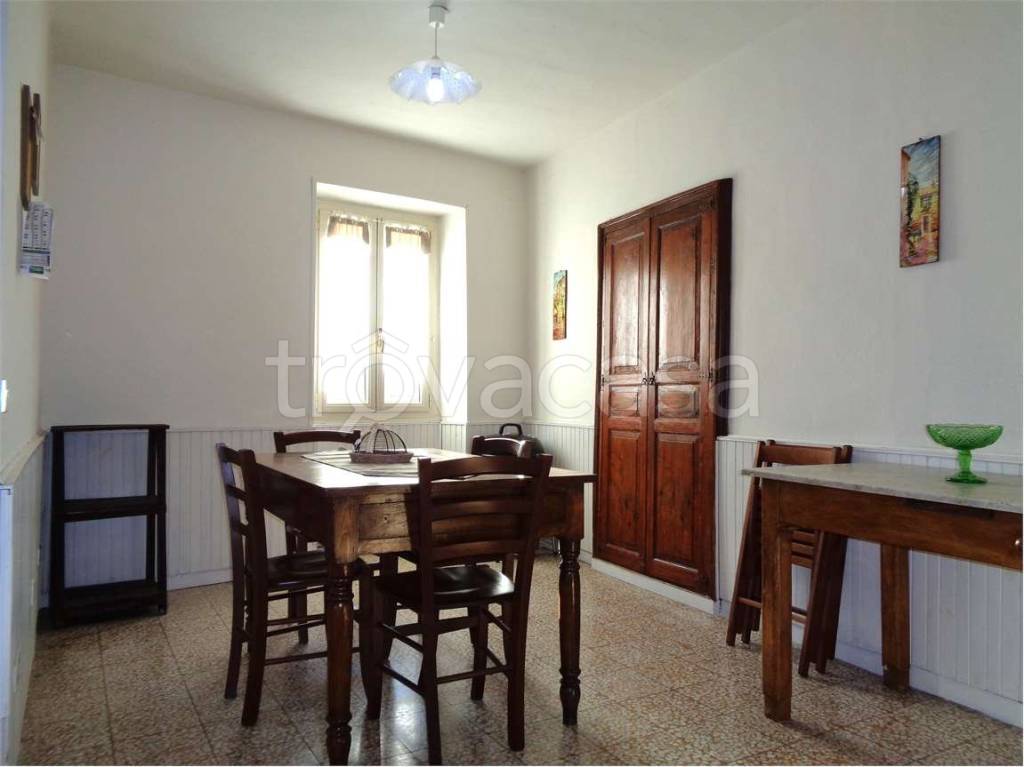 casa indipendente in vendita a Pornassio in zona Ottano