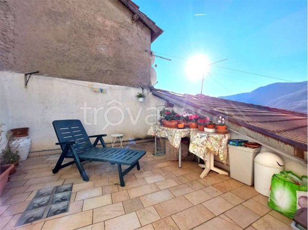casa indipendente in vendita a Pornassio in zona Villa