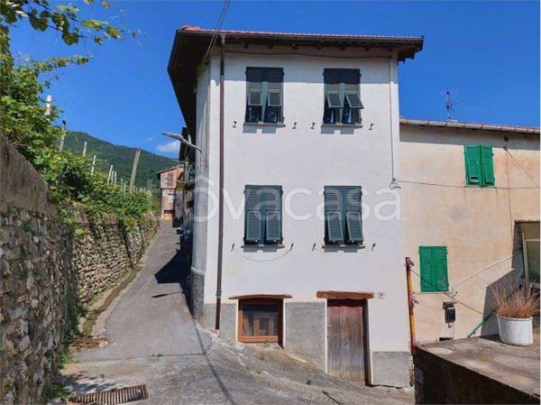 casa indipendente in vendita a Pornassio in zona Villa