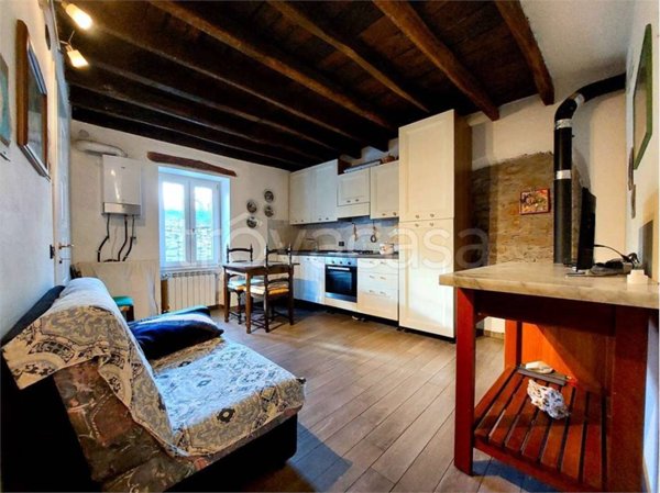 casa indipendente in vendita a Pornassio in zona Villa