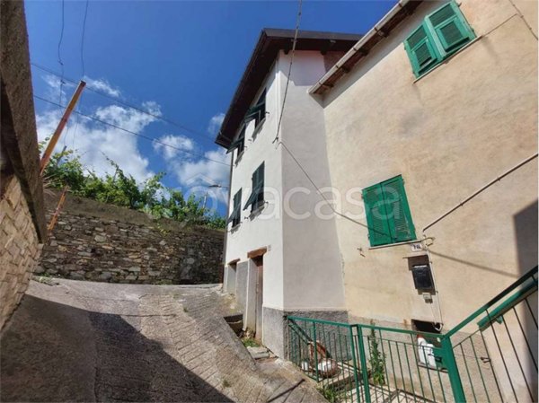 casa indipendente in vendita a Pornassio in zona Villa