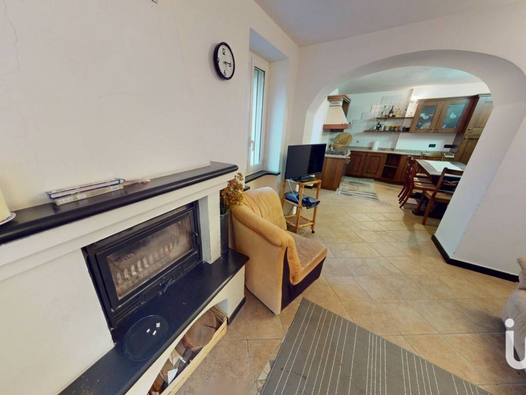 casa indipendente in vendita a Pornassio in zona Villa