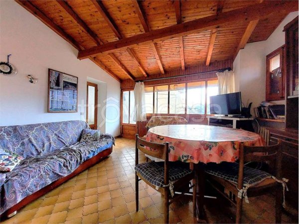 casa indipendente in vendita a Pornassio in zona Ottano