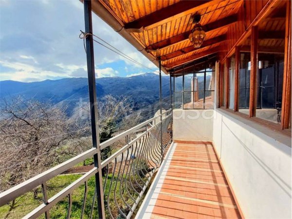 casa indipendente in vendita a Pornassio in zona Ottano