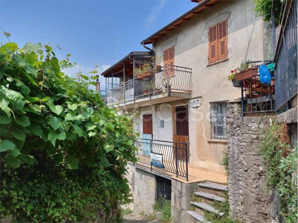casa indipendente in vendita a Pornassio in zona Ottano