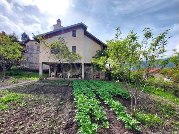 casa indipendente in vendita a Pornassio in zona Ottano