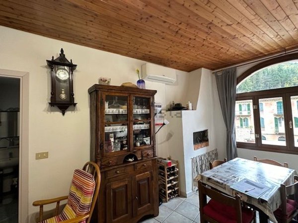 casa indipendente in vendita a Pornassio