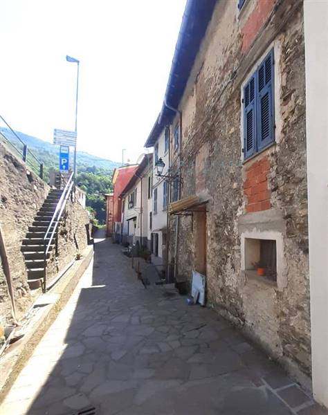 casa indipendente in vendita a Pornassio in zona San Luigi