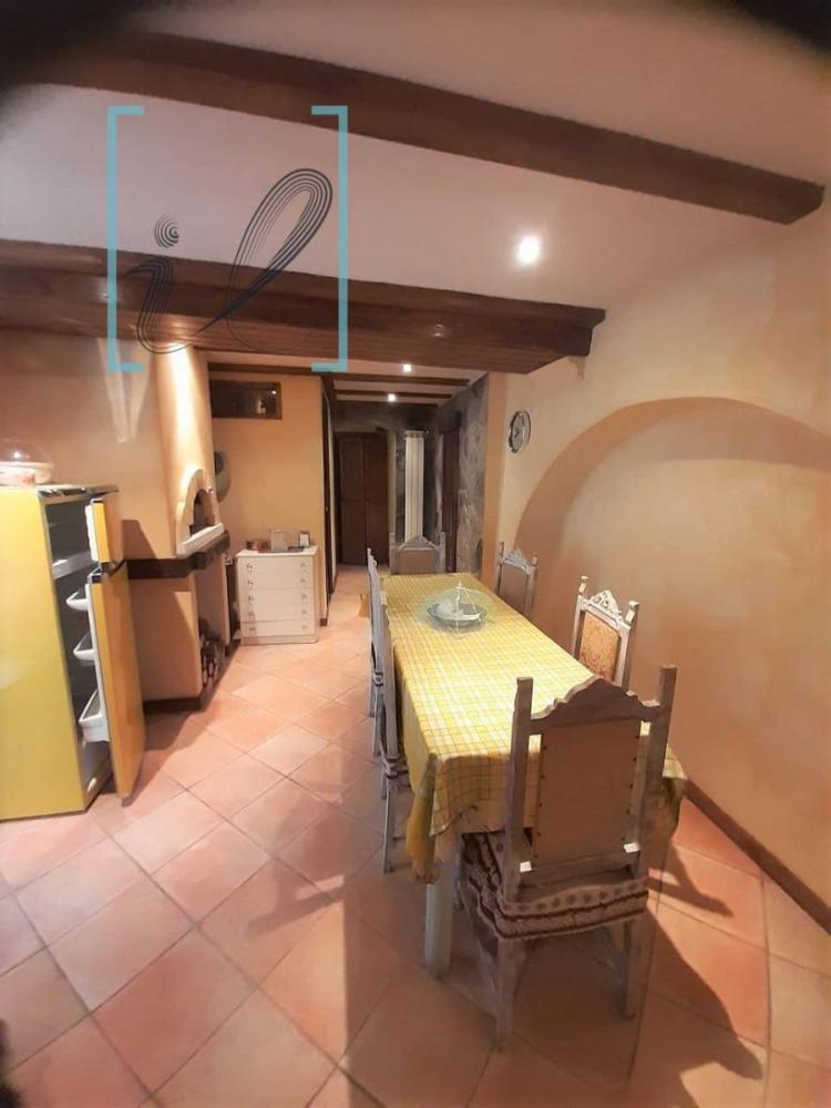 casa indipendente in vendita a Pornassio in zona Ottano