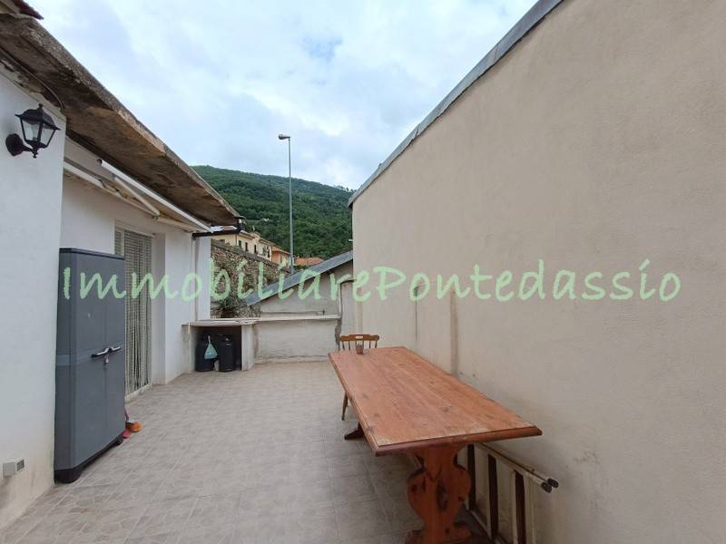 casa semindipendente in vendita a Pornassio