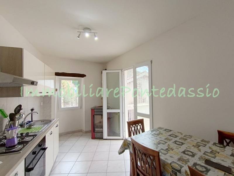 casa indipendente in vendita a Pornassio