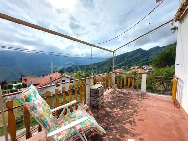 casa indipendente in vendita a Pornassio in zona Case Rosse