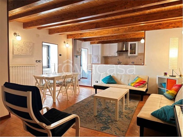 casa indipendente in vendita a Pornassio in zona Ottano