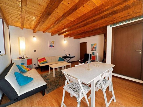 casa indipendente in vendita a Pornassio in zona Ottano