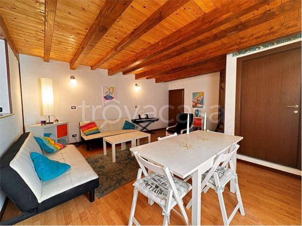 casa indipendente in vendita a Pornassio in zona Ottano