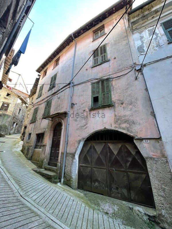 attico in vendita a Pornassio in zona Ponti